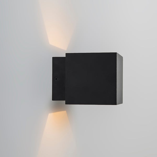 Kubische Wandleuchte für den Außenbereich
