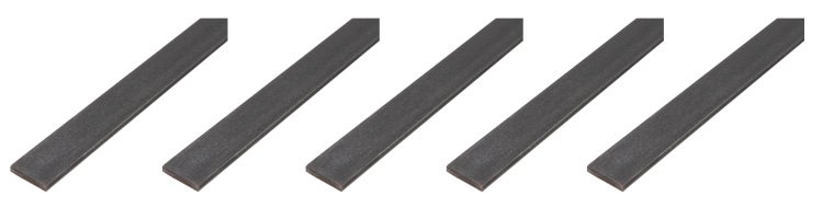 Fünf Flachstahlstreifen aus Metall als Baumaterial