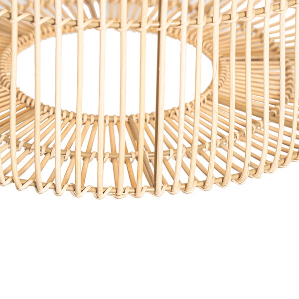 Detailansicht einer Rattankorb-Pendelleuchte