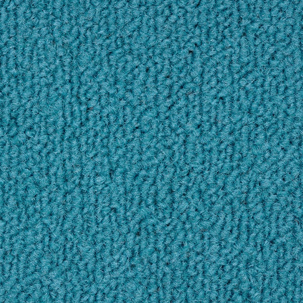 Gartensitzgruppe mit Esstisch und sechs Stühlen auf einer Terrasse