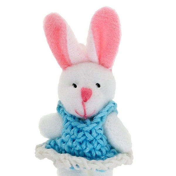 Dekorativer Osterhase mit Strickkleid