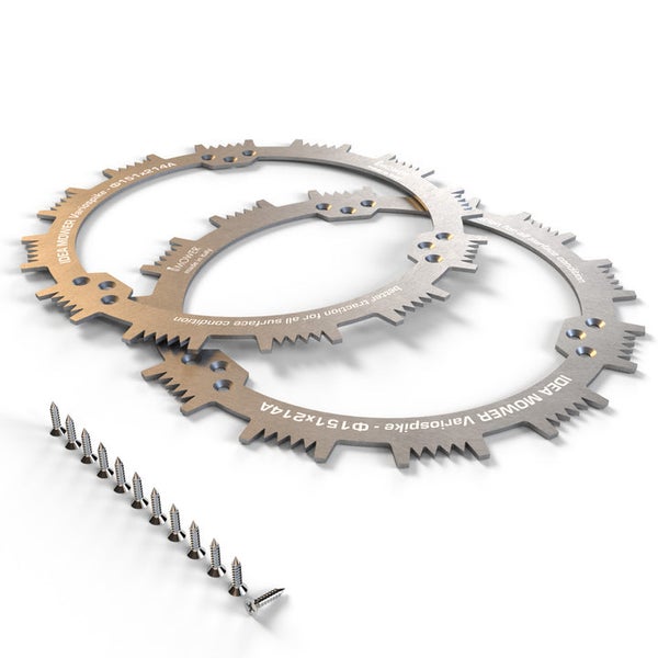 Zwei Idea Mower Variospike Reifen mit Schrauben