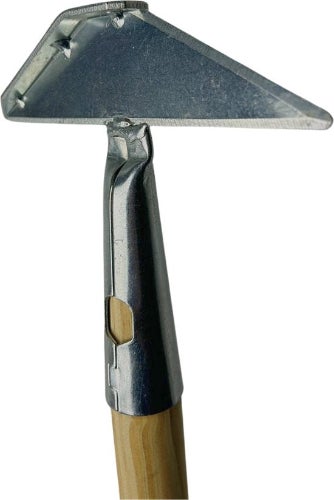 Dreieckige Gartenhacke mit Holzgriff