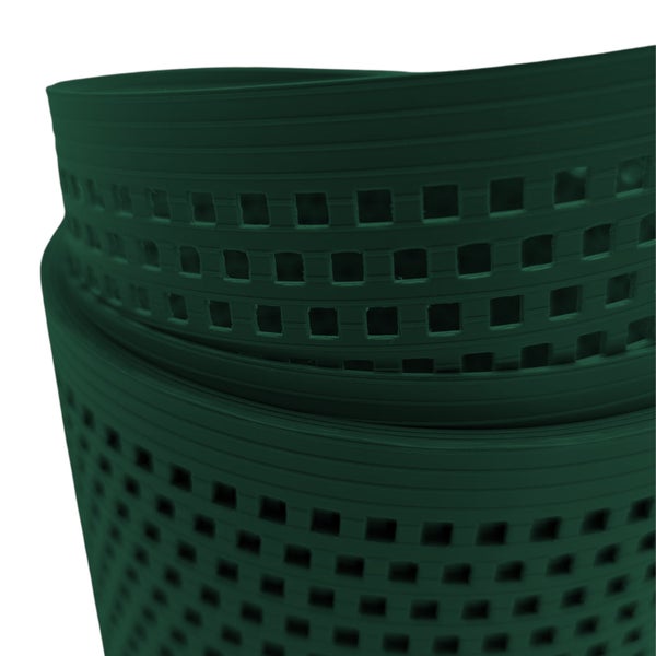 Rollrasen-Verlegvlies mit quadratischen Aussparungen