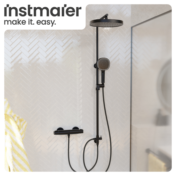 Duschsystem mit Kopf- und Handbrause im Badezimmer