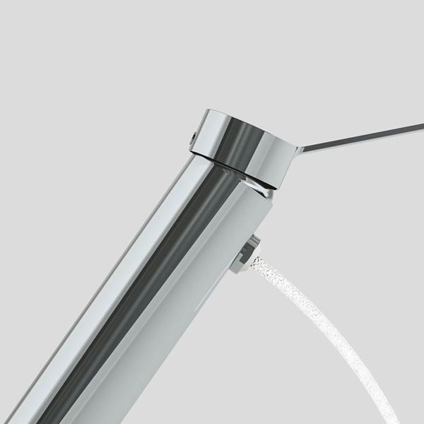 Detailansicht eines runden Duschwand-Stabilisators aus Metall für eine Walk-in Duschabtrennung.