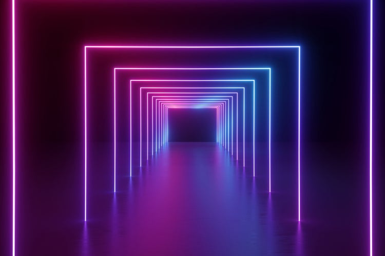Ein Tunnel mit quadratischen Lichtrahmen, die in verschiedenen Farbtönen leuchten und eine moderne Lichtinstallation erzeugen.