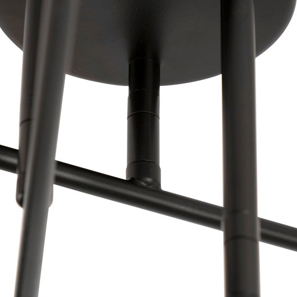 Detailaufnahme einer Deckenleuchte aus Metall