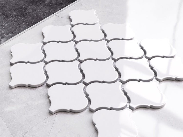 Keramikmosaik auf Netz für Bad oder Küche 27.5 cm x 24.3 cm - White Arabesque