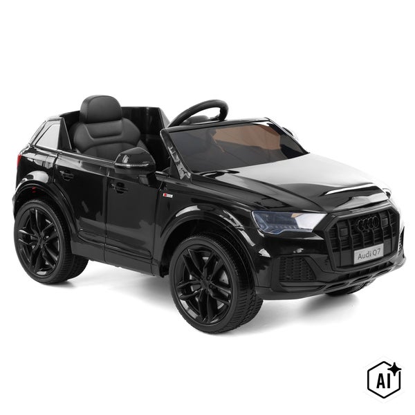Detailansicht eines Kinderelektroautos mit Scheinwerfer und Frontgrill