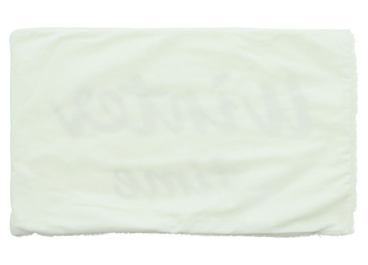 Dekokissen mit dem Schriftzug Winter Time