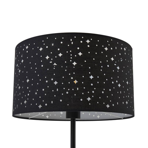 Dekorative Lampe mit Sternenmuster für stimmungsvolle Beleuchtung