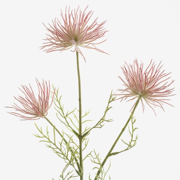 Künstliche Stockrose mit mehreren lachsfarbenen Blüten und grünen Blättern an einem langen Stiel.