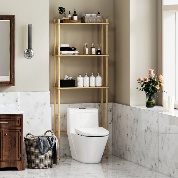 Dreistufiges Badregal aus Holz über einer weißen Toilette, zur Aufbewahrung von Handtüchern und Seifenspendern in einem hellen Badezimmer.