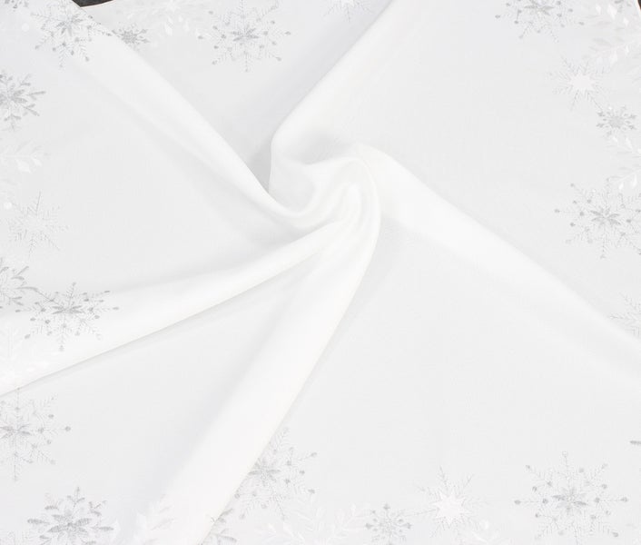 Weiße Tischdecke mit Schneeflockenmuster