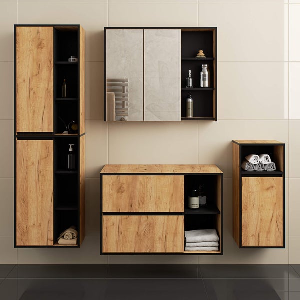 Badezimmer mit Waschtisch, Spiegelschrank und Hochschrank in Holzoptik