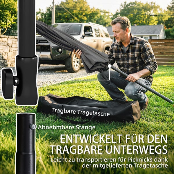 Mann montiert tragbaren Sonnenschirm auf Wiese. Schwarze Tragetasche und Details der abnehmbaren Stange sind abgebildet.