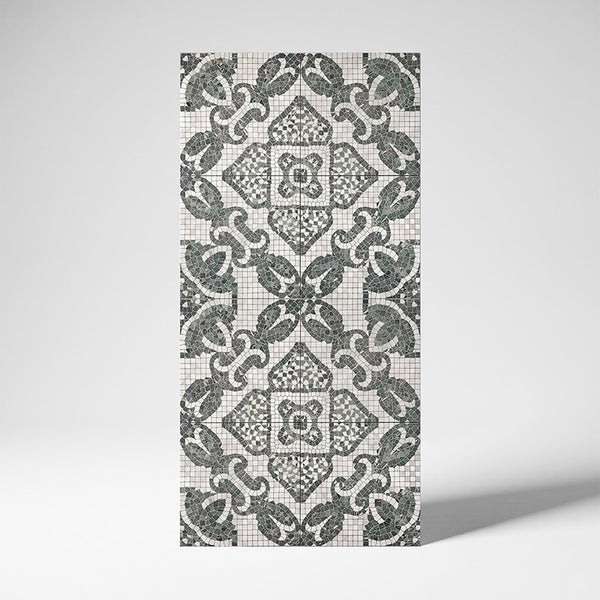 Wandfliese mit dekorativem Mosaikmuster in ornamentaler Optik