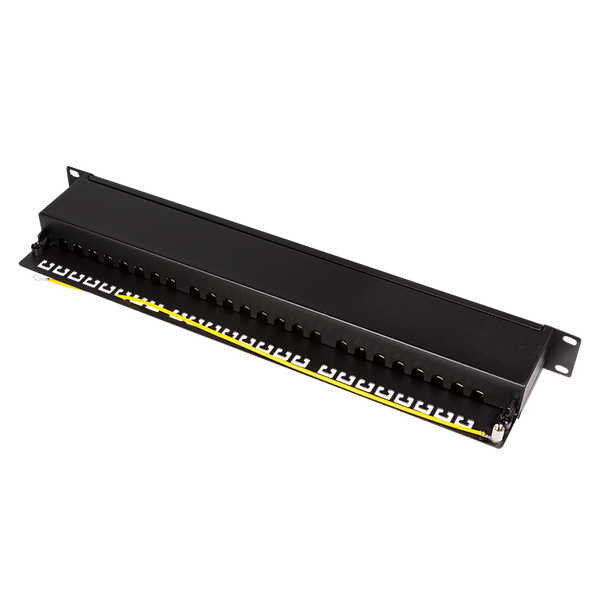 Netzwerk Patchpanel mit Kabelführung