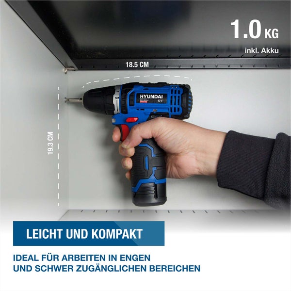 Kompakter Hyundai Akku-Bohrschrauber 12 Volt mit einem Gewicht von 1,0 Kilogramm inklusive Akku, ideal für Arbeiten in engen Bereichen.