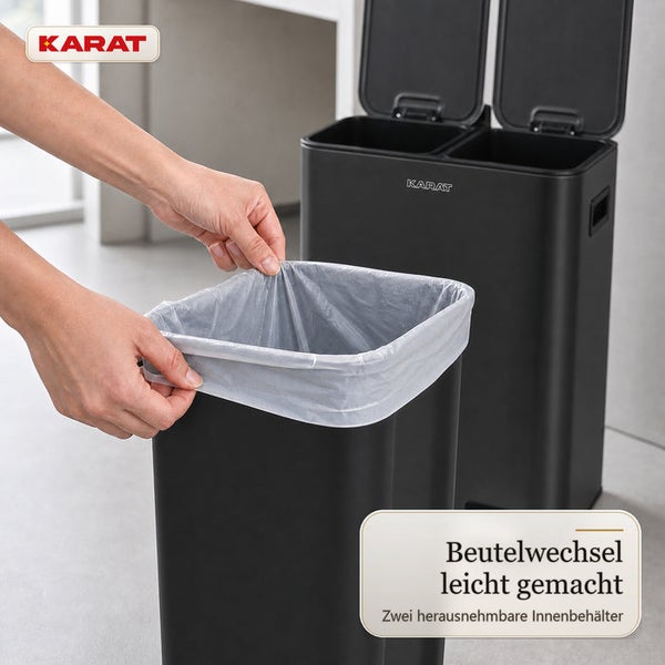 Karat Mülltrennsystem mit zwei herausnehmbaren Inneneimern und Händen beim Wechseln des Müllbeutels.