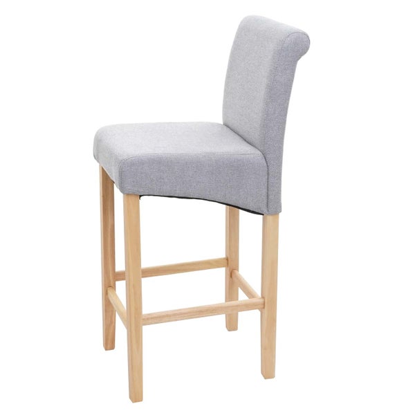 Barstuhl mit gepolstertem Sitz und Rückenlehne sowie Holzbeinen.