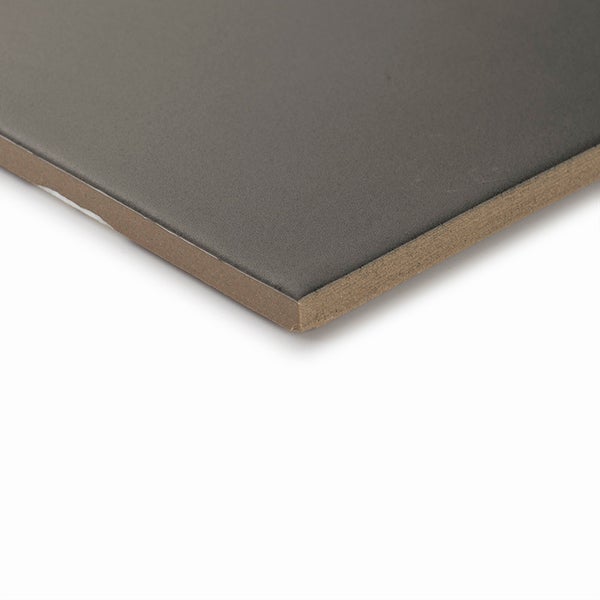 Wandfliese mit matter Oberfläche in quadratischer Form