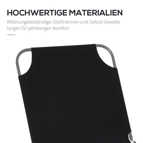 Detailansicht eines Metallzauntors mit Griff und Schloss für den Außenbereich.