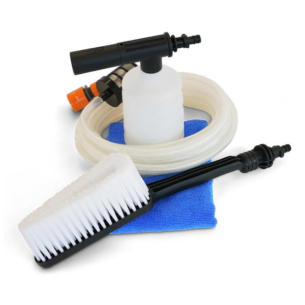Reinigungset für Hochdruckreiniger bestehend aus Waschbürste, Schaumdüse mit Behälter, Saugschlauch und Mikrofasertuch.