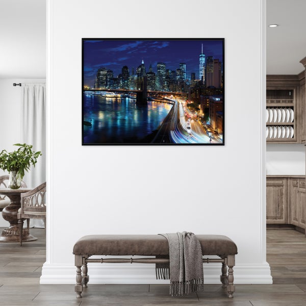 Gerahmtes Bild der Skyline von New York über einer Bank