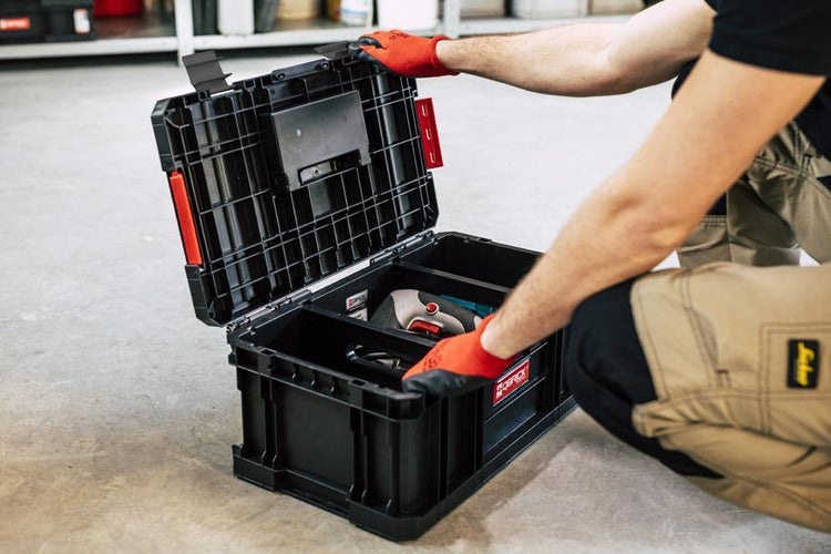 PROREGAL QBRICK Werkzeugkasten Two Toolbox HxBxT 22 x 53 x 31 cm 2 Trennstege 26 Liter Mit Deck & Teleskopgriffe Mit Klemmverschlüsse Metall Schwarz