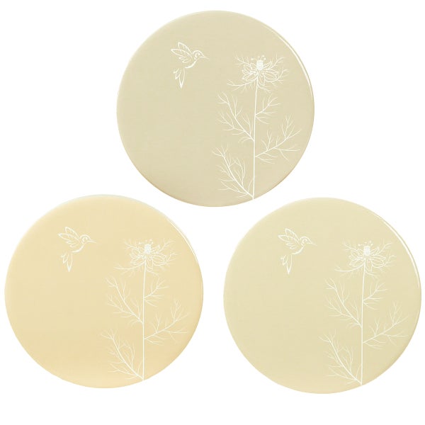 Drei Untersetzer mit Vogel- und Pflanzenmuster