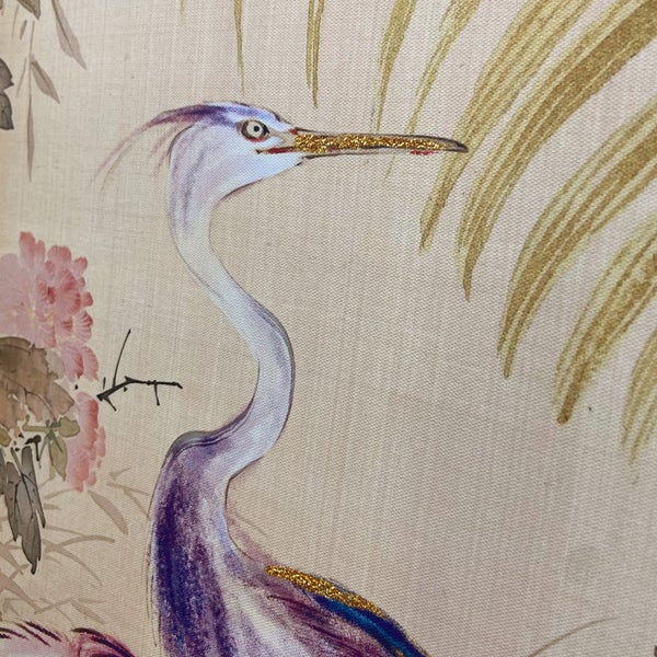 Dekoratives Textil mit Reiher- und Blumenmuster