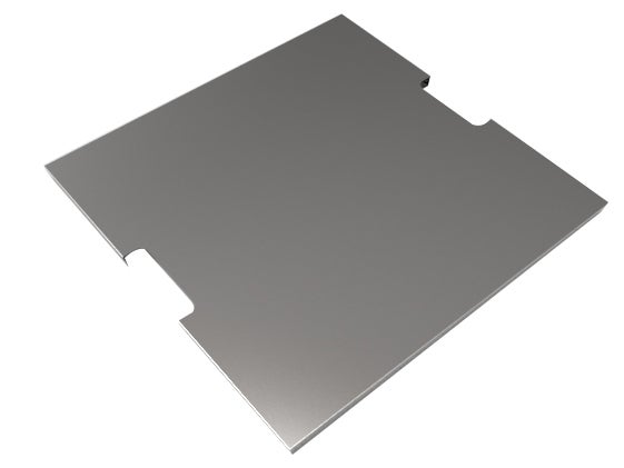 Funkenschutzplatte aus Metall mit seitlichen Ausschnitten für Kamine oder Öfen.
