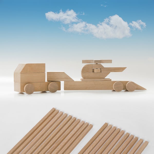 Holzspielzeug Transporter mit Hubschrauber und Holzstäben