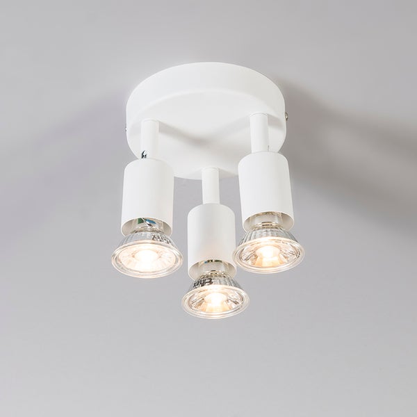 Deckenleuchte mit drei Strahlern