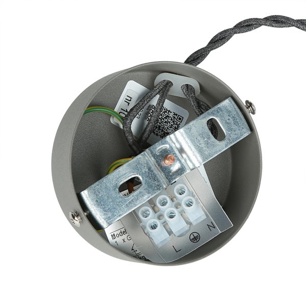 Innenansicht einer Lampenhalterung mit Kabeln und Klemmen