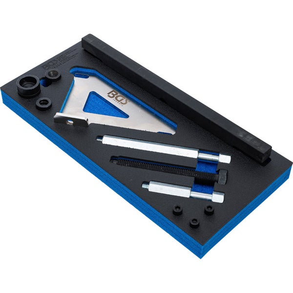 BGS Technic Motor-Einstellwerkzeug-Satz mit schwarzer Traverse, BGS technic Logo auf der Metallplatte, Schrauben und Distanzstücken.