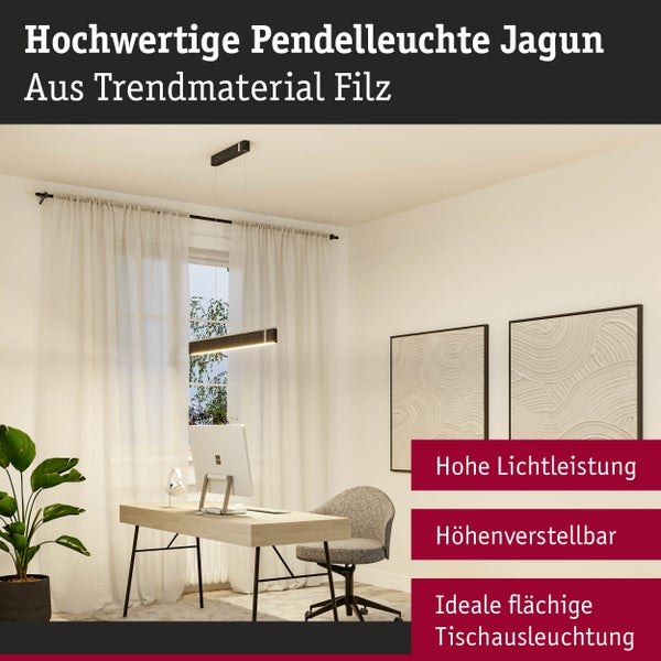 Höhenverstellbare LED Pendelleuchte Jagun aus Filz über einem Schreibtisch in einem hellen Arbeitszimmer, ideale Ausleuchtung der Tischfläche.