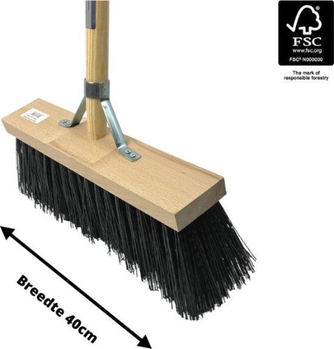 Kehrbesen mit Holzstiel und Borsten, Breite 40 Zentimeter, FSC Siegel