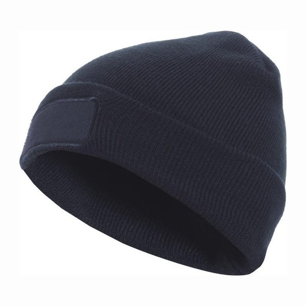 Strickmütze mit Umschlag und rechteckigem Aufnäher