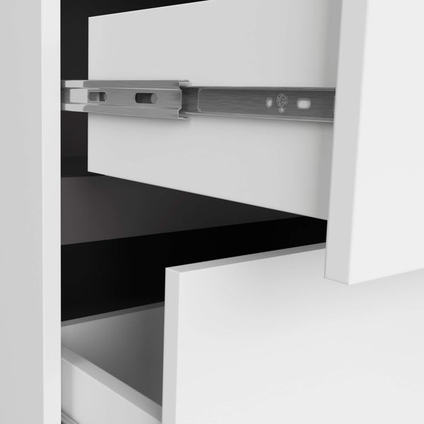 Detailansicht eines Schubladenauszugs mit Metallführung