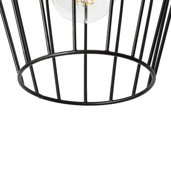 Nahaufnahme einer Pendelleuchte mit Käfigschirm