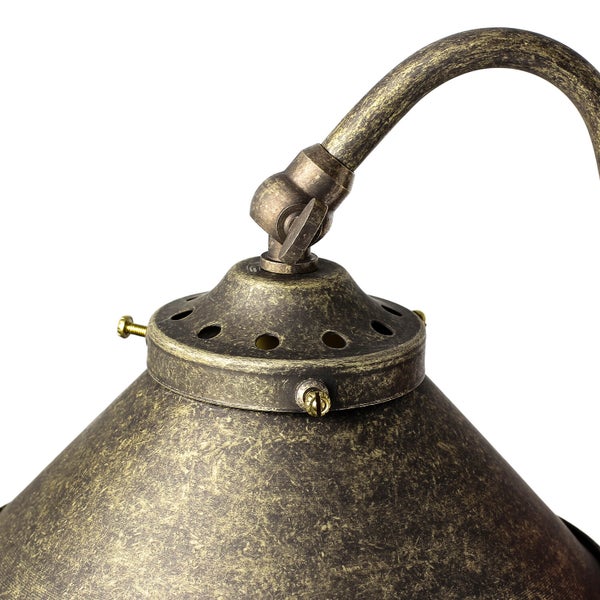 Detailaufnahme einer Wandlampe im Vintage-Stil