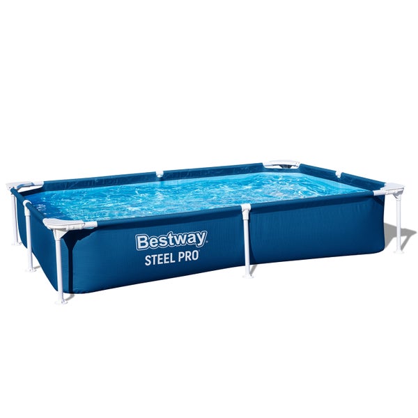 Blauer rechteckiger Bestway Steel Pro Rahmenpool mit weißem Stahlgestell und wassergefülltem Becken.