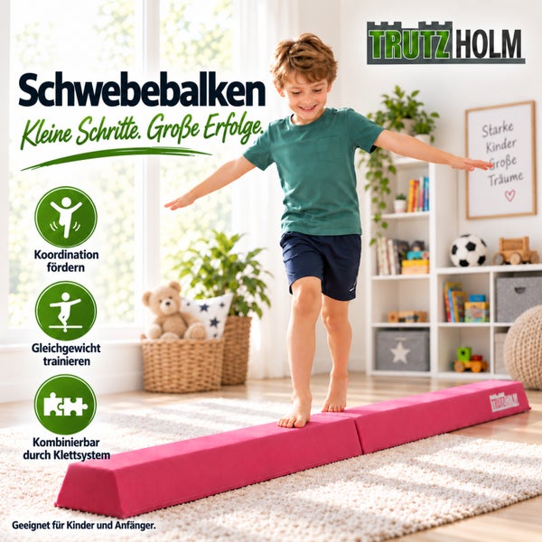 Ein Kind balanciert auf einem Trutzholm Schwebebalken für Kinder, der die Koordination und das Gleichgewicht fördert und per Klett kombinierbar ist.