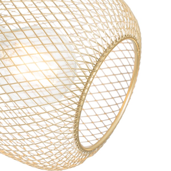 Detailansicht einer goldenen Drahtgeflecht-Hängelampe
