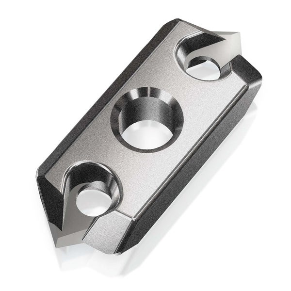 Hartmetall-Wendeplatte mit drei Bohrungen als Ersatzklinge für Werkzeuge.