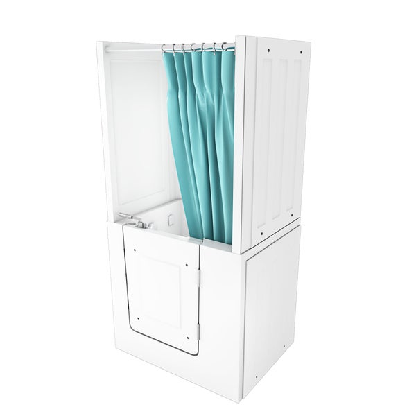 Sitzbadewanne mit niedriger Einstiegstür und integriertem Duschvorhang für barrierefreies Baden.