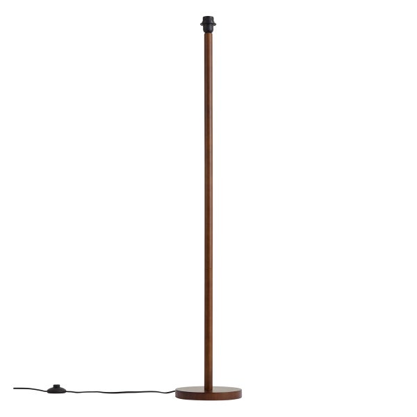Stehleuchtenfuß aus Holz mit rundem Standfuß, gerader Stange und Netzkabel mit Trittschalter, ohne Lampenschirm.